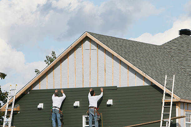 Professional Siding Contractor technician working in River Grove, IL